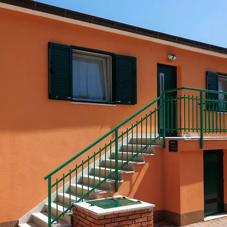 Apartment Family-friendly With Swimming Pool Otok, Zagora - 23216 Otok (Split-Dalmatia)